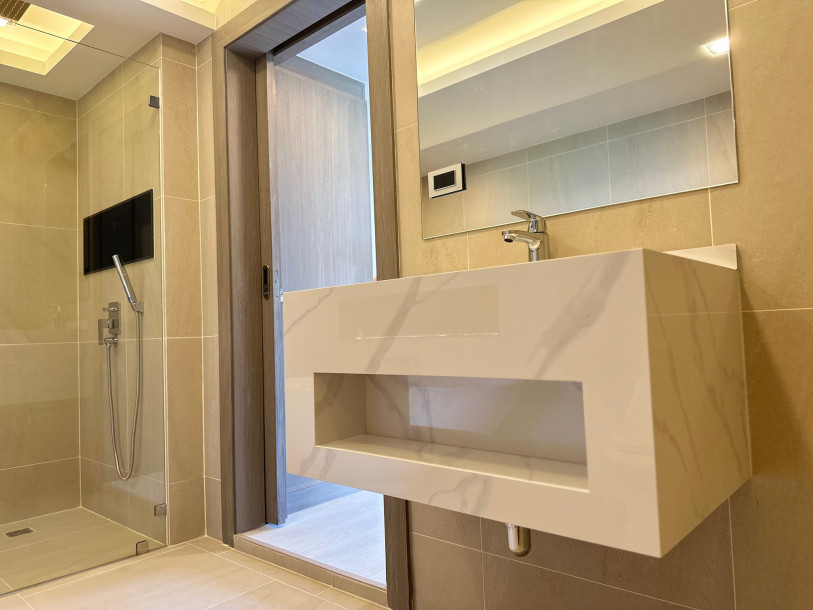 2 Bed 2 Bath Fully Renovated 120 m2 Condo in Rawai Seaview Condominium-19