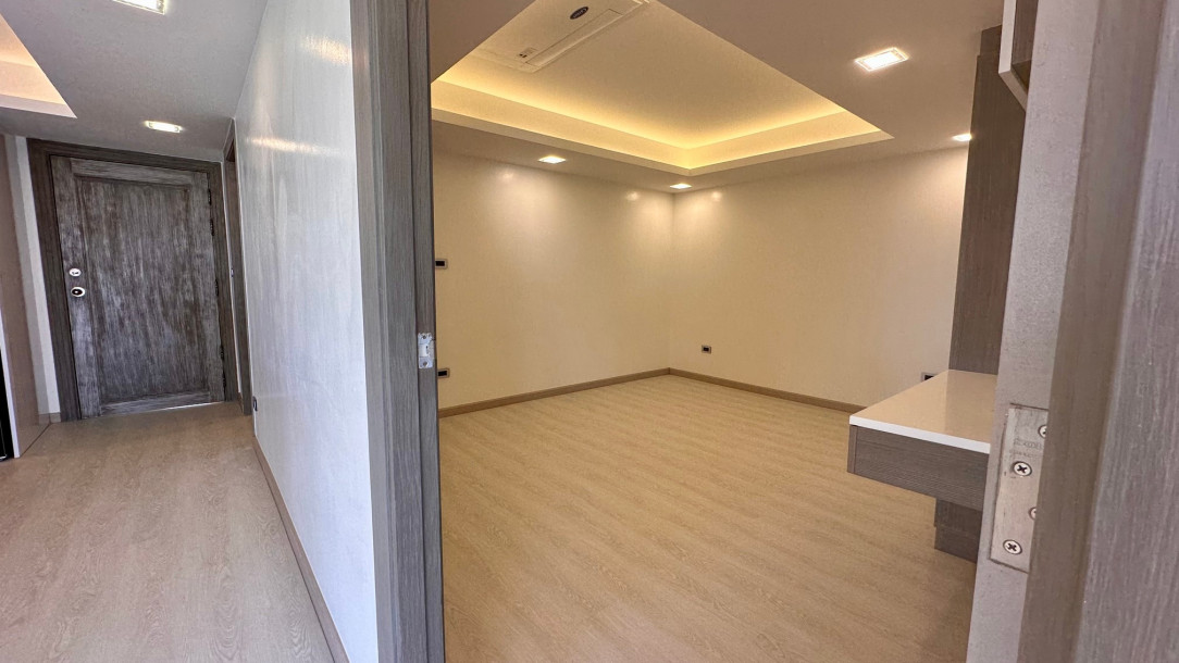 2 Bed 2 Bath Fully Renovated 120 m2 Condo in Rawai Seaview Condominium-14