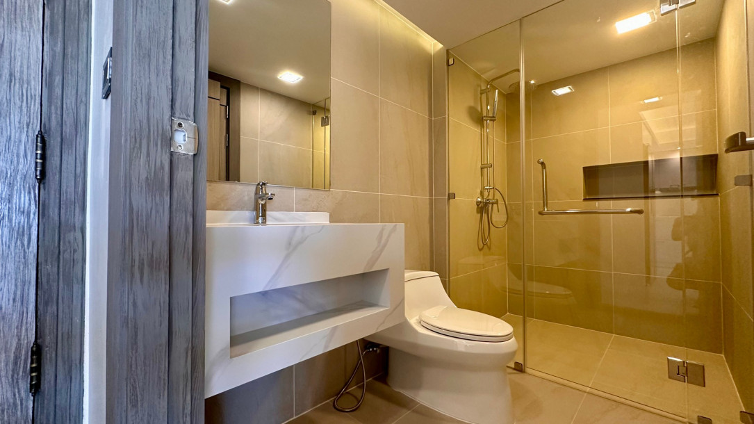 2 Bed 2 Bath Fully Renovated 120 m2 Condo in Rawai Seaview Condominium-15