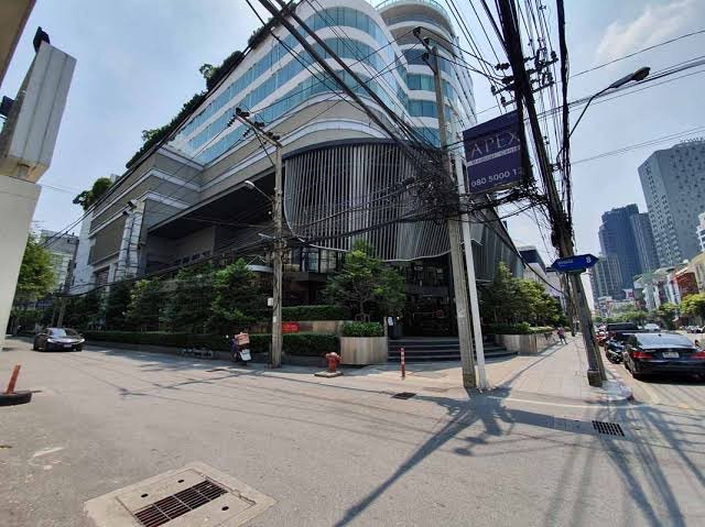 Eight Thonglor Residences | Prime Luxury One Bed Condo Across from J-Avenue-1