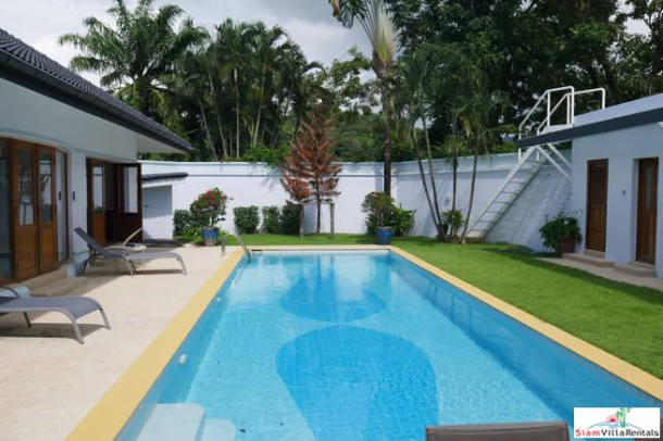 Loch Palm Courtyard | Glorious Family Home with Private Pool and Large Master Bedroom for Rent-3