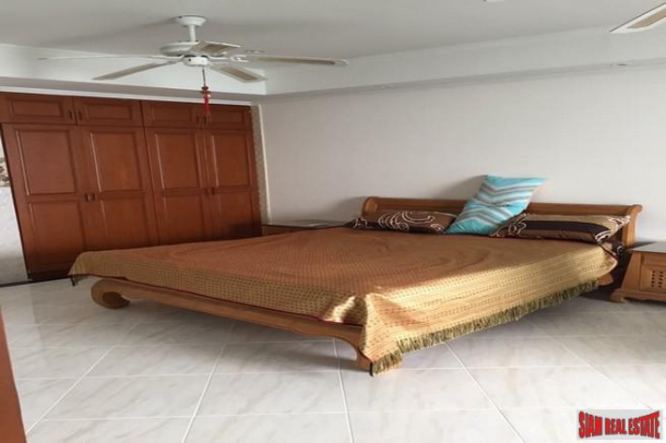 One Bedroomed Apartment In Ideal Location Overlooking The Beach - Jomtien-5