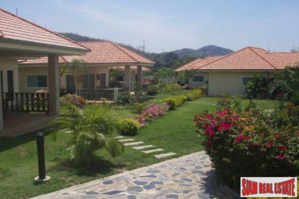 Pineapple Village | House for SALE, Hua-Hin, swimming-pool, paradise garden, very quiet.-5