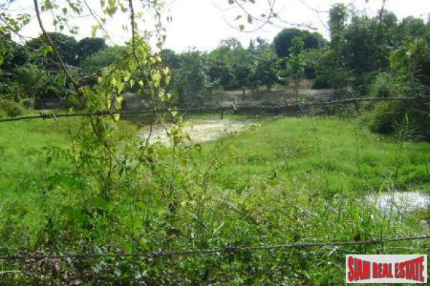 Beautiful Mountain View Land and Home for Sale in Chang Dao, Chiang Mai-16