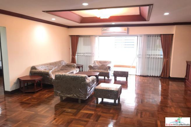 Rishi Court | Spacious 3 Bedroom, 3 Bath Apartment  in Convenient Location Between Asoke & Nana BTS-7