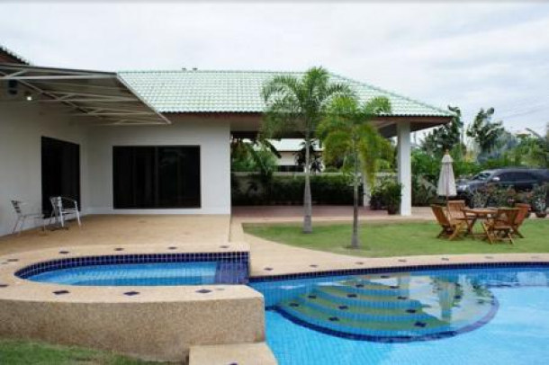 SIAM VILLAS 1 : Large 3 Bed Family Pool villa on a good sized plot-3