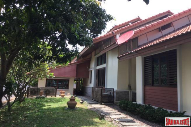 A private compound with  a pool villa, a second house and more in Nakhon Pathom.-8
