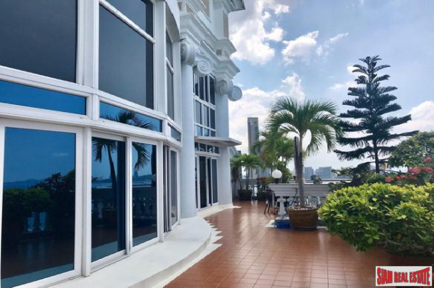 Gorgeous Penthouse 6 bedrooms For Sale in Wongamat Beach-24