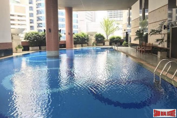 CitiSmart Sukhumvit 18 | Sunny Two Bedroom Condo for Rent in a Central Asok Location-2