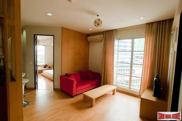 CitiSmart Sukhumvit 18 | Sunny Two Bedroom Condo for Rent in a Central Asok Location-4
