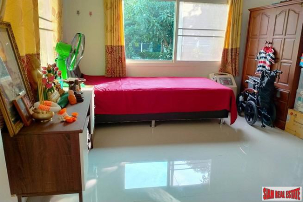 Large Three Bedroom House with Big Lush Garden for Sale in Doi Saket-25