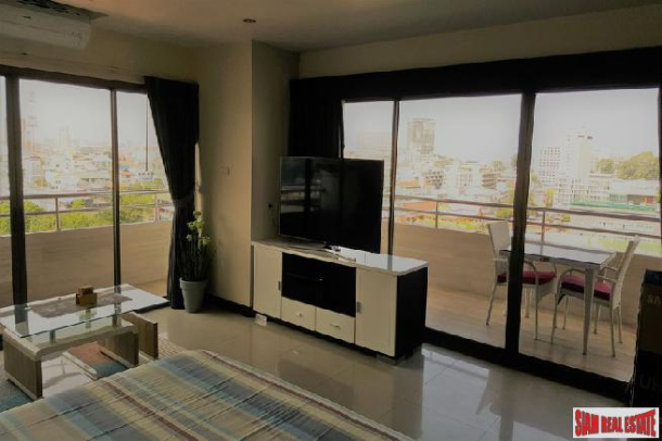 Large 60sq.m Studio with huge Balcony in the heart of Pattaya-3